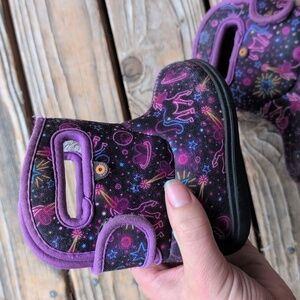 Baby girl Bogs size 4